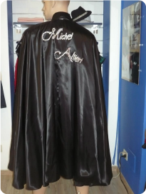 MANTELLO UNICO ED ESCLUSIVO PER MICHEL ALTIERI. EXCLUSIVLY CAPE FOR MICHEL ALTIERI. FLYING TO NEW YORK AUGUST 2012